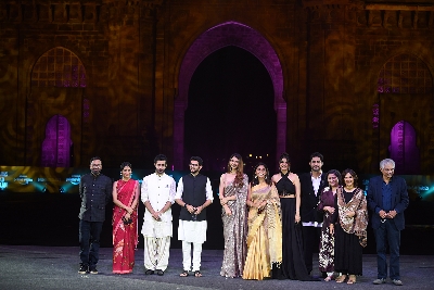 (L-R) Nikkhil Advani, Konkona Sen Sharma, Satyajeet Dubey, Aaditya Thackeray, Natasha Bharadwaj, Mrunmayee Deshpande, Shreya Dhanwantary, Mohit Raina, Monisha Advani, Madhu Bhojwani, Prakash Belawadi