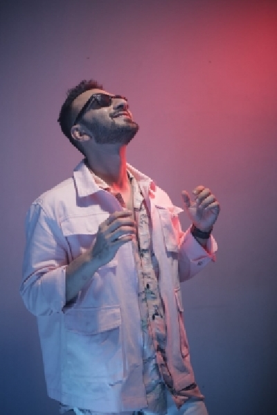 Ali Merchant is excited about his chat show 