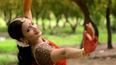 Saffronâ€™ completes â€˜Coloursâ€™ dance film trilogy of husband-wife duo A.K. Srikanth, Savitha Sastry