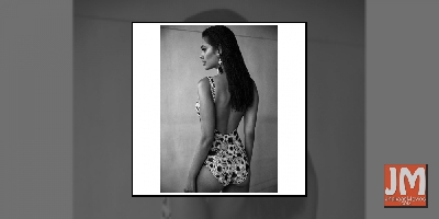 Esha Gupta sizzles in monokini