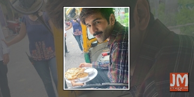 Kartik Aaryan enjoys Lucknow street food in auto-rickshaw