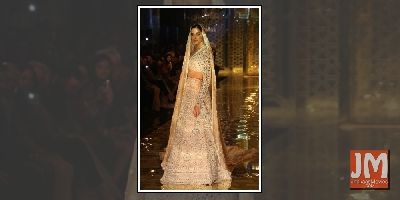 Photos: Deepika Padukone at a fashion show in Mumbai