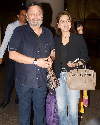 Veteran actor Rishi Kapoor, who was undergoing medical treatment in New York, returned to India on Tuesday. Expressing his happiness on his arrival in the country, Rishi took to Twitter and wrote: "Back home... after 11 months 11 days. Thank you all."