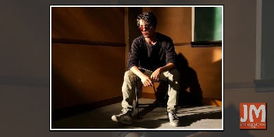 SRK's son Aryan's new photograph has fans going gaga