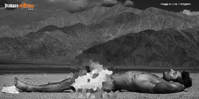 Bollywood Hunk Vidyut Jamwal Flashes His Butt