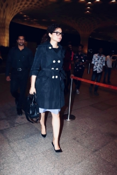 Actress Kangana Ranaut has taken off to Los Angeles, US with the 