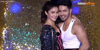 Watch Varun Dhawan & Alia Bhatt Perform at ISL 2016 Opening Ceremony