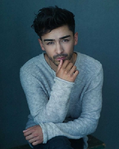 Bollywood superstar Akshay Kumar has a namesake in East London who is also incidentally in the same profession, and Internet is highly confused.