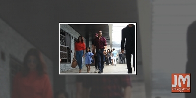 Akshay Kumar's daughter 'happiest in daddy's arms'