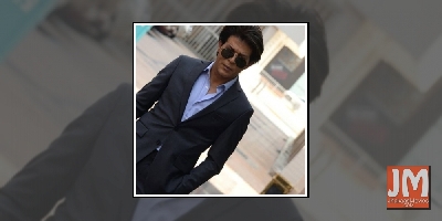 SRK's doppleganger sets social media on fire