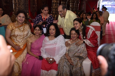 Mumbai: Actresses Kajol and Tanishaa Mukerji with thier mother Tanuja at a Durga Puja pandal in Juhu Mumbai on Oct 4, 2019. (Photo: IANS)