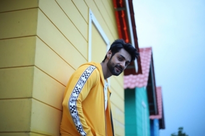 Actor Karan Wahi is having fun shooting with former Miss Universe Lara Dutta whom he finds 