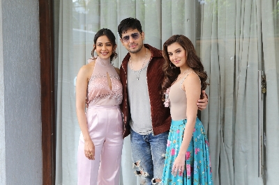 Mumbai: Actors Rakul Preet Singh, Sidharth Malhotra and Tara Sutaria during promotions of upcoming film "Marjaavaan" in Mumbai on Oct 31, 2019. (Photo: IANS)