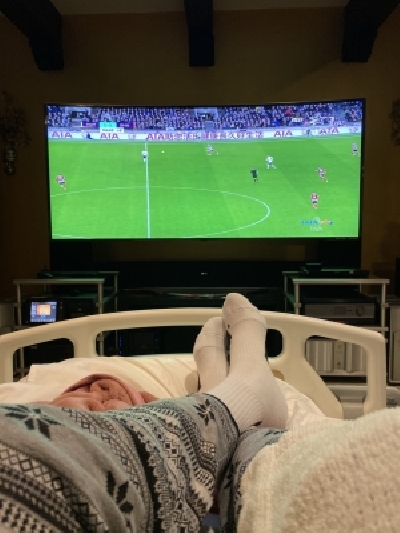 Caption: Megastar Amitabh Bachchan has been advised bed rest, and he is using social media to share health updates with his fans and followers. The actor says his body is giving a signal to slow down.