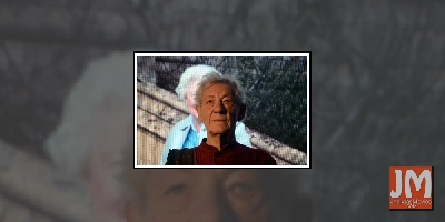 Ian McKellen gets Covid vaccine in England