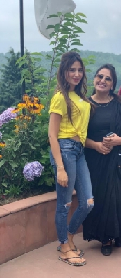 Actress Mahira Sharma with her mother Sania.