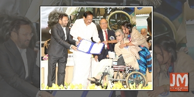Surekha Sikri recites Blake's poetry for Janhvi Kapoor (Lead)